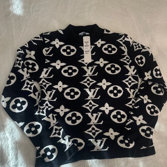 Black and White LV Logo Sweater and Pants Set Small - Picture 3 of 5